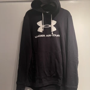Under armour huvtröja - Lite tunnare i tyget