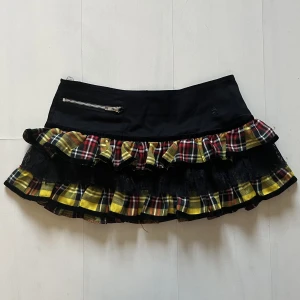 Minikjol - Underbar minikjol från hellbunny, så bra skick och kommer med en liten matchande accessoar