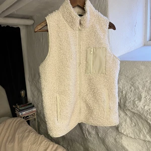 Ull väst  - Ny skick 🤩 köparen står för frakt 📦❤️