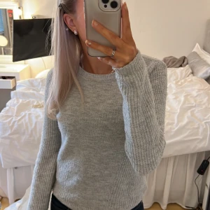Stickad tröja - Fin grå stickad tröja från Topshop. 
