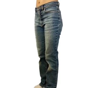 Jeans - Midwaist straight jeans i stlk 38 som sitter jätteskönt🤍