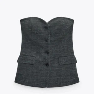 Topp  - Säljer denna toppen från zara ❤️ stolek s, frakten blir 69 kr