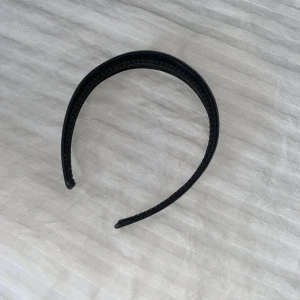 Svart diadem - Jättefin svart diadem! Knappt använd