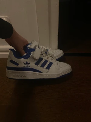 Adidas - Adidas skor, fååtal gånger använda! Säljer pga lie för småa för mig☺️🌸