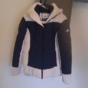 Vinterjacka  - Jätte mysig varm vinterjacka