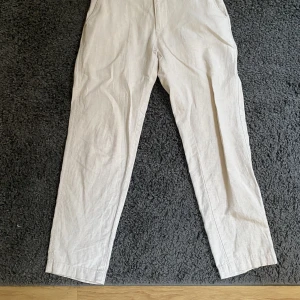 Linnebyxor herr -  Uniqlo linnebyxor Köpta i augusti 2022 Skicka 9/10  