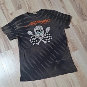 ed hardy  - dö snygg faded ed hardy tröja som är äkta och fel fri bra skick dessutom skriv innan köp