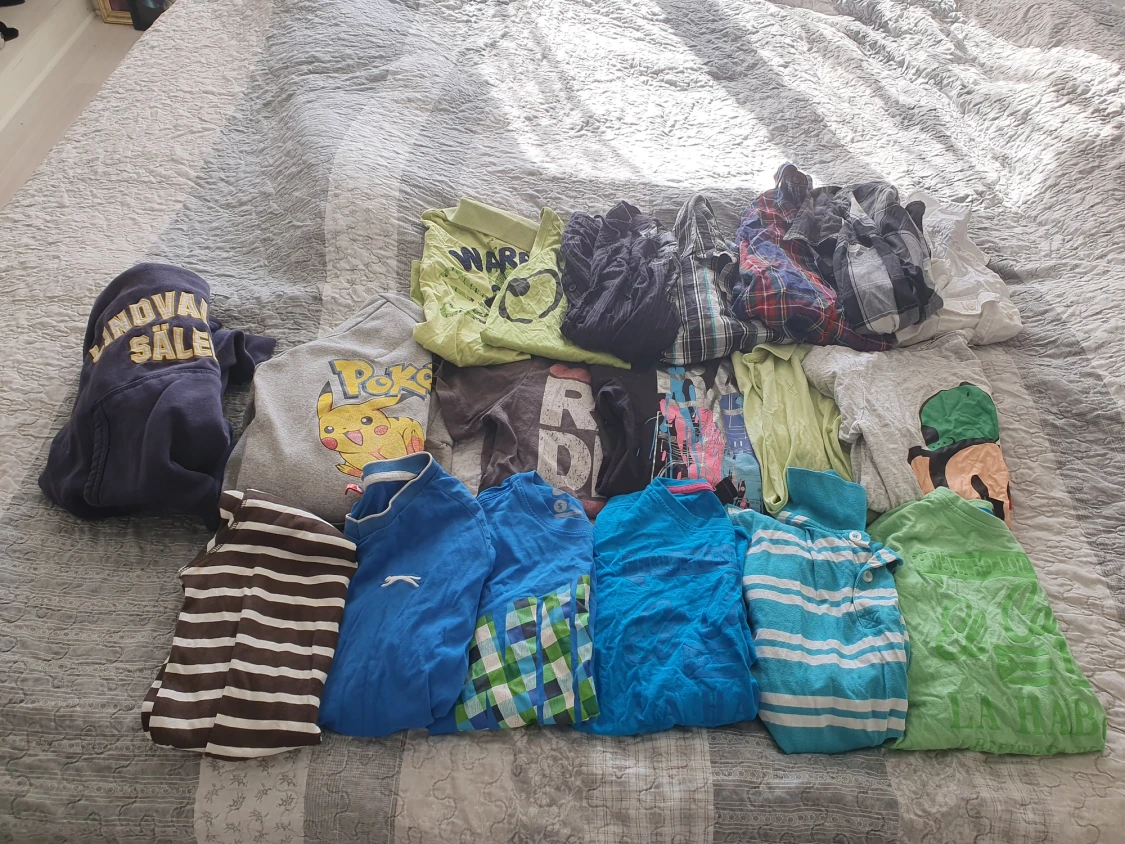 Stort klädpaket strl 128