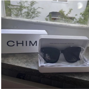 Mörkblåa chimi - Säljer mina fina chimis #07, dom är som ny skick ❤️allt ingår som är med på bilden , nypris 1200