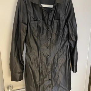 Skinnklänning  - Använd 1 gång 