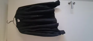 Svart blus - Svart blus från ichi, endast använd två gånger. 