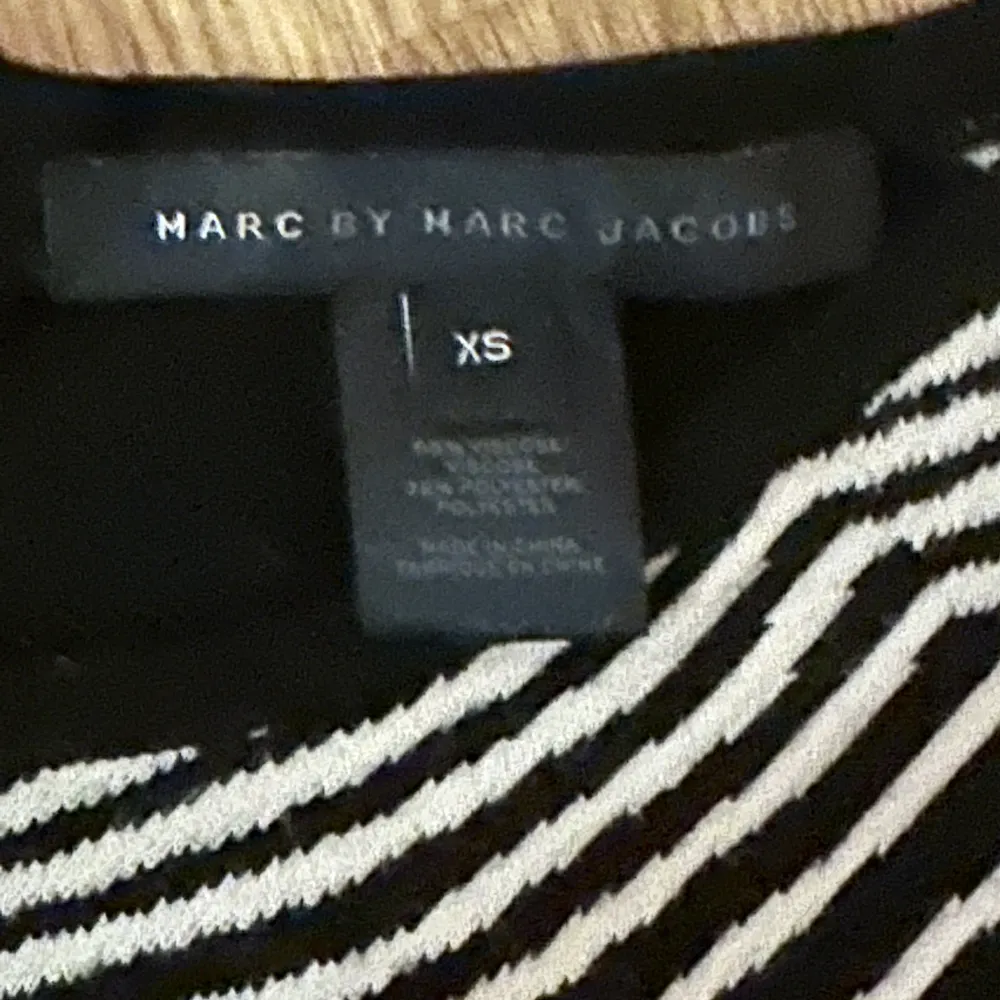 Jätte fin klänning från märket Marc by Marc Jacobs i stl. S Har blixtlåset där bak. Klänningar.