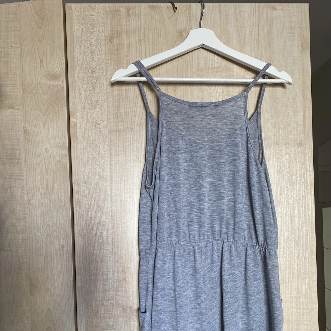 Luftig byxdress med fickor - 90