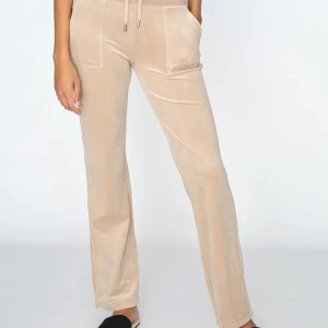 Begie juicy byxer - Säljer mina begiea juicy dp jag inte använder dem längre. Dem silveriga plupparna är borta på båda snörena annars helt fel fria priset kan diskuteras , inte mina bilder 