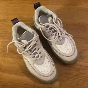 Eytys sneakers  - Knappt använda sneakers från eytys!  Storlek 39 passar även en 38-38/5 