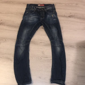 Jeans - Säljer bra/ billiga jeans! Bra skick!
