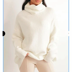 Stickad tröja - Supergosig stickad polotröja från chiquelle, storlek onesize så passar alla storlekar beroende på hur man vill att den ska sitta!💜