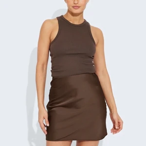 Brun satinkjol  - Brun satinkjol som är helt ny och aldrig använd! Slutsåld online. Skriv för fler bilder!☺️ nypris är 200kr! (frakt: blå påse M 62kr)