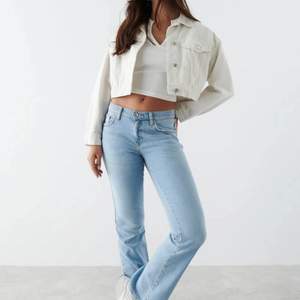Helt nya och oanvända jeans från Gina. Jättefina i bra skick. Köpta för 500kr 😊