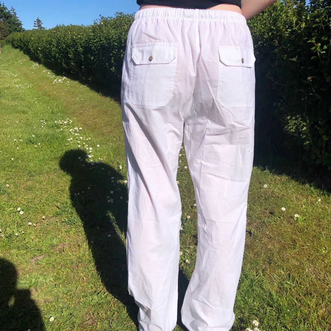Ett par vita fina linnebyxor - 91