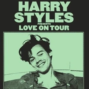 HARRY STYLES STÅBILJETTER!! slutsåld konsert ❗️ - SÄLJER DIREKT FÖR 2200kr ! Två stycken onumrerade ståplatser till harry styles konsert i stockholm 29 juni 2022. Priset är för båda tillsammans. Perfekt för två bästa vänner eller ett par! Ingen fraktkostnad såklart. Skicka meddelande om du har mer frågor