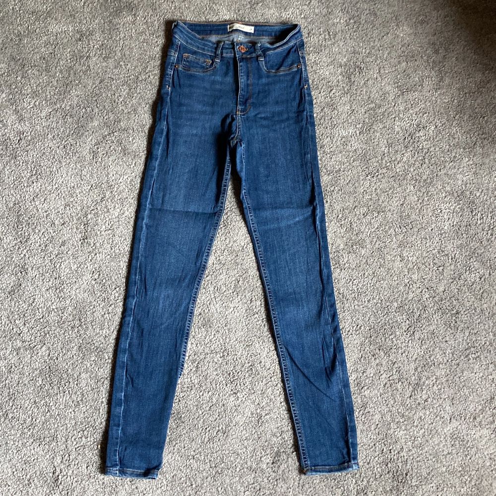 Fina Molly high waist jeans i storlek M. Använda men i fint skick. Första bilden är lånad från hemsidan. Kan skickas eller hämtas upp.⚡️. Jeans & Byxor.