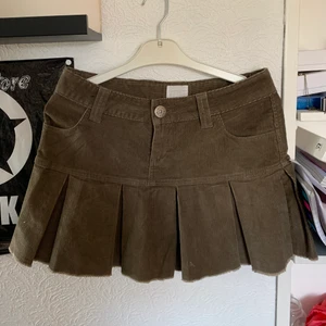 Manchester kjol - Finaste Manchester kjolen, den är brun och har inga defekter! Perfekt till en fairy grunge look!