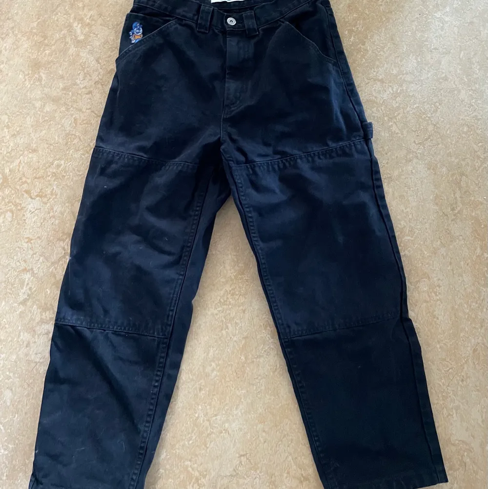 Ett par nya polar 93s byxor i 28/30. Använda fåtal gånger och är därför i bra skick.. Jeans & Byxor.