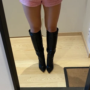 Svarta boots, helt nya - Såååå snygga svarta boots 💖💖 helt nya, endast prövade 
