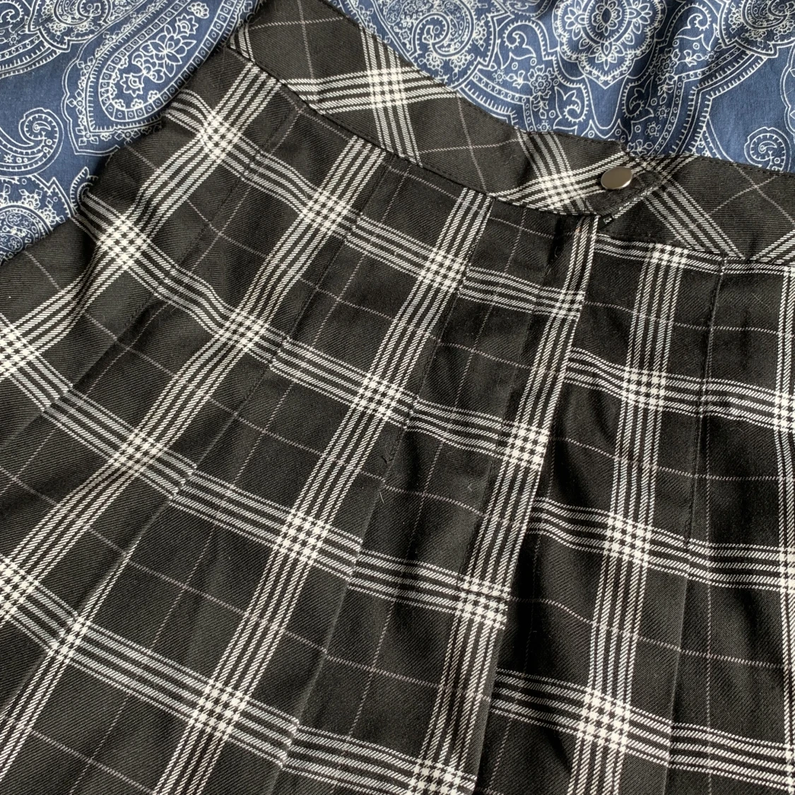 Skol kjol från H&M i storlek 38  - 90