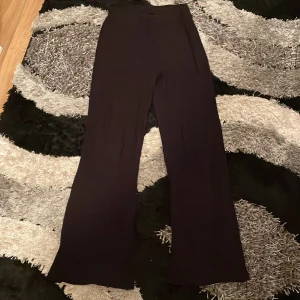 Ribbade raka byxor  - Använda några gånger 