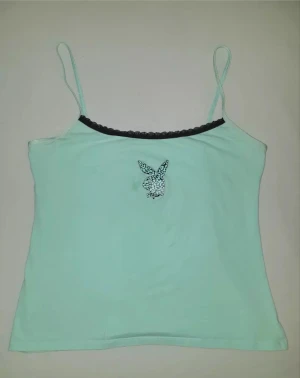 ♡ Playboy linne ♡ - ☆ Mintgrönt vintage playboylinne i bra skick har ingen lapp men passar storlek S-L bra ☆☆☆ villig att diskutera pris, meddela gärna mig om du har några frågor