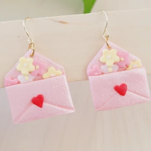 Handgjord, polymerlera örhängen  - Handgjord, polymerlera örhängen, glitter,   Skickas med poleringsduk. 