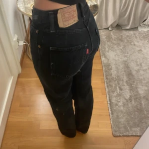 Levis jeans  - Levis jeans, vintage. Skitsnygga! Modell 501. Sitter perfekt för mig som är storlek ca 34 eller 36 vanligtvis 