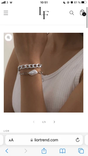 Armband (2 st) - Och oöppnad 627:- orginalpris-bra pris nu!  925 plated sterling silver  Storlek justerbar  Vattenresistent men rekommenderas att ej ha den för mycket i vatten-det kan skada smycket