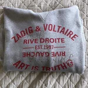 Lägger upp min Zadig Voltaire hoodie igen då de var oseriös köpare! Om du är intresserad skriv till mig då! Sänker även priset nu från förra annonsen👍🏽💕