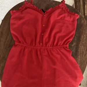 Jumpsuit i storlek 40 - Fin jumpsuit i storlek 40