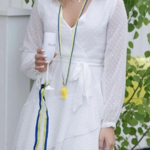 Vit klänning  - Superfin vit klänning! Endast använd en gång