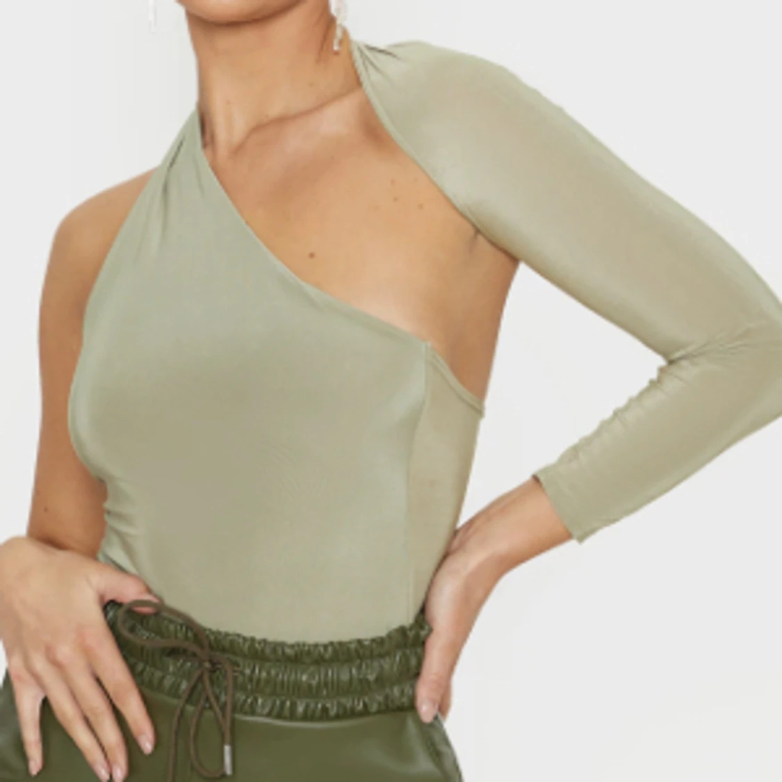 Super fin olivgrön one arm abstrakt tröja - 1