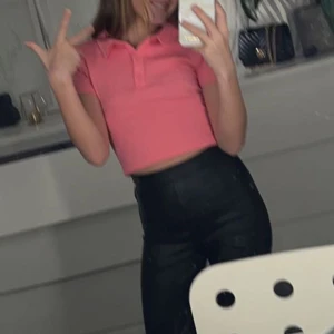 Tröja - Tröja från newyorker, använd 1 gång, bra skick. Köparen står för frakten. Hör av dig vid intresse/bättre bild.