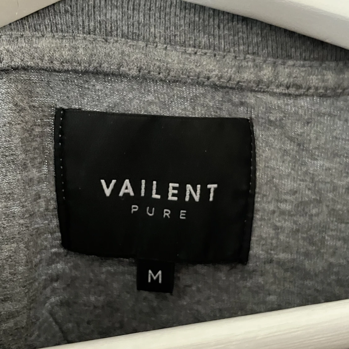 Grå Vailent T-shorts Strl M - 90