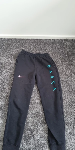 Barca mjukisbyxor - bra skick Sköna Mjukisbyxor Bra pris