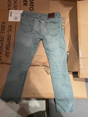 Levis jeans  - Inte i nyskick  
