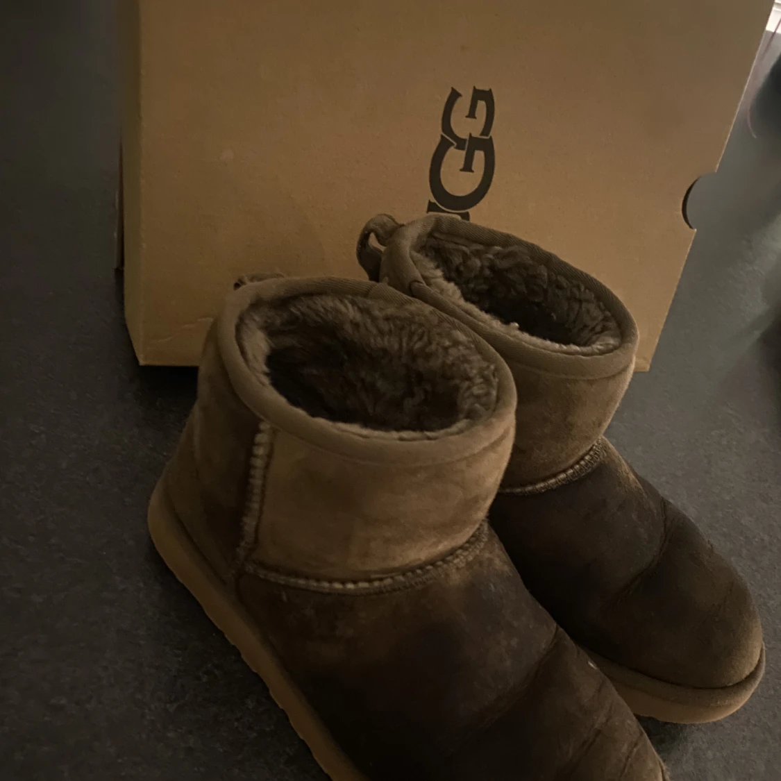 uggs  - 90