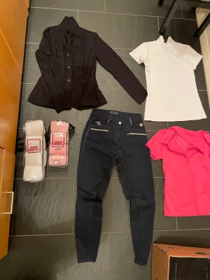 Häst kläder - Säljer allt på bilden, skriv för enskilda bilder eller enskilda köp! 400 för allt