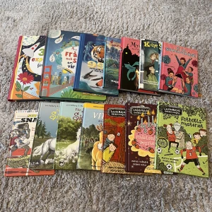 Barnböcker - 14st Barnböcker i fint skick. 3st lassemaja, 3st hästböcker, 2st frågor&svar, 1 experiment och 5st andra. Enstaka böcker för 25kr/st eller alla för 200kr. Alla tillsammans är för tunga att skicka. Enstaka böcker går att skicka, köpare står för frakten.