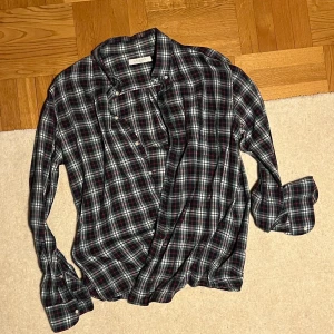 Our Legacy skjorta 50 - Rutig skjorta från Our Legacy. Inga defekter 