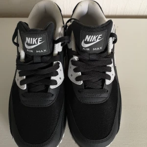 Nike air  - Nike air skor. Använda två gånger. 