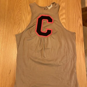 Chloé-topp  - Köpt från therese alshammars sellpy-butik, använder sällan, strlk small & fint skick, kan mötas i sthlm eller frakta