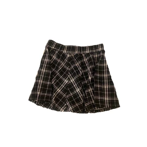 kjol - kjol som är köpt för längesen men ALDRIG använd! man kan ha den både hög och låg midjad, det står xl på lappen men skulle säga att den är lite mindre och att den skulle passa mindre också eftersom den är stretchig💓💓